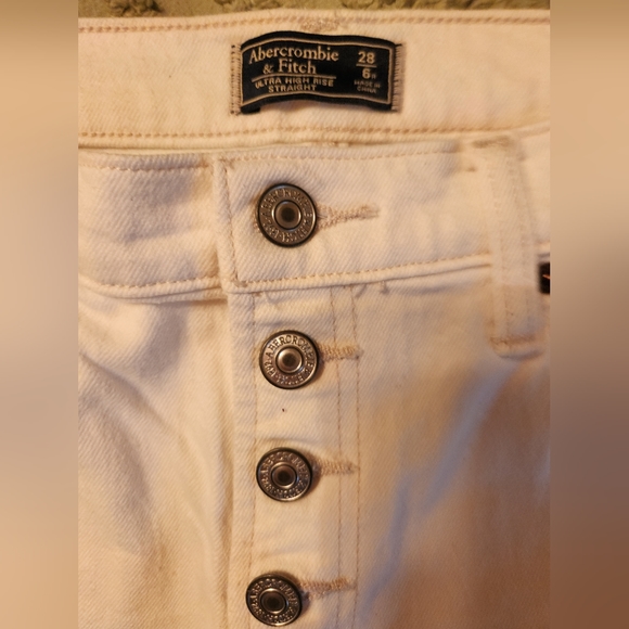 Abercrombie and Fitch,  Ultra High Rise Straight,  Ivory Jeans, 6R/28 - Picture 2 of 2